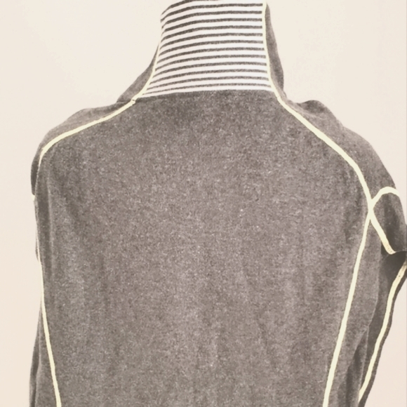 Lisa Todd gray long sleeve elevated tee. Reduced - Picture 3 of 8